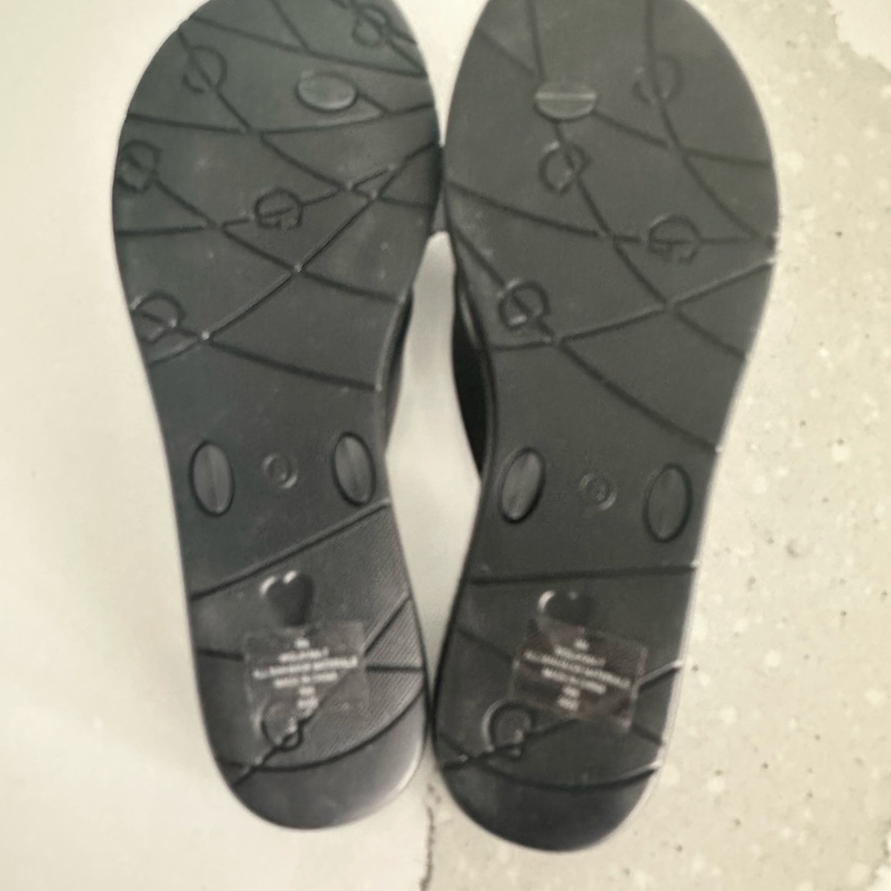 GUESS Tutu Women’s Sandals…NWT - Picture 6 of 7